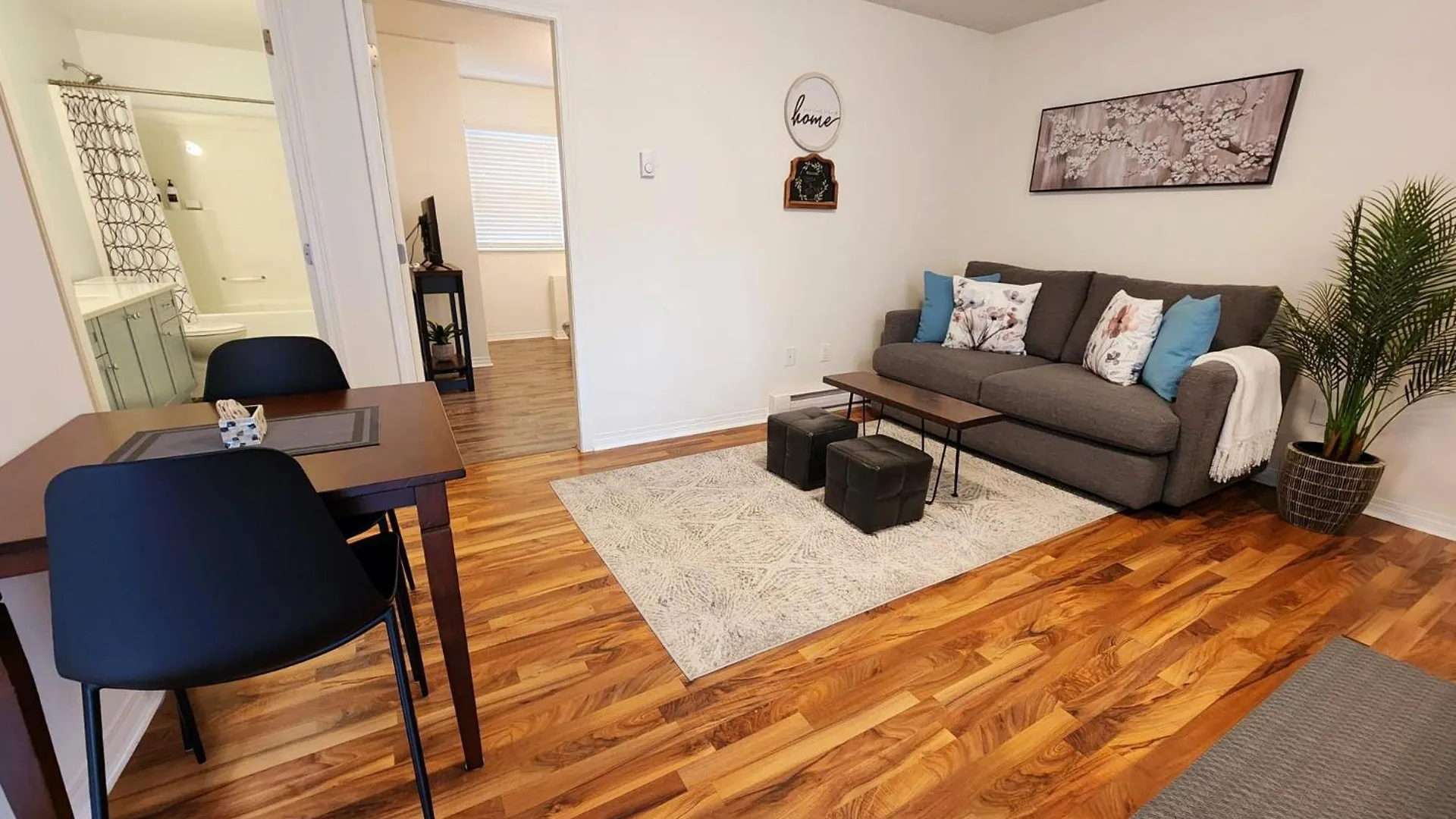 Adorable 1- Bedroom Suite In Langford Victoria 0*,  Canada